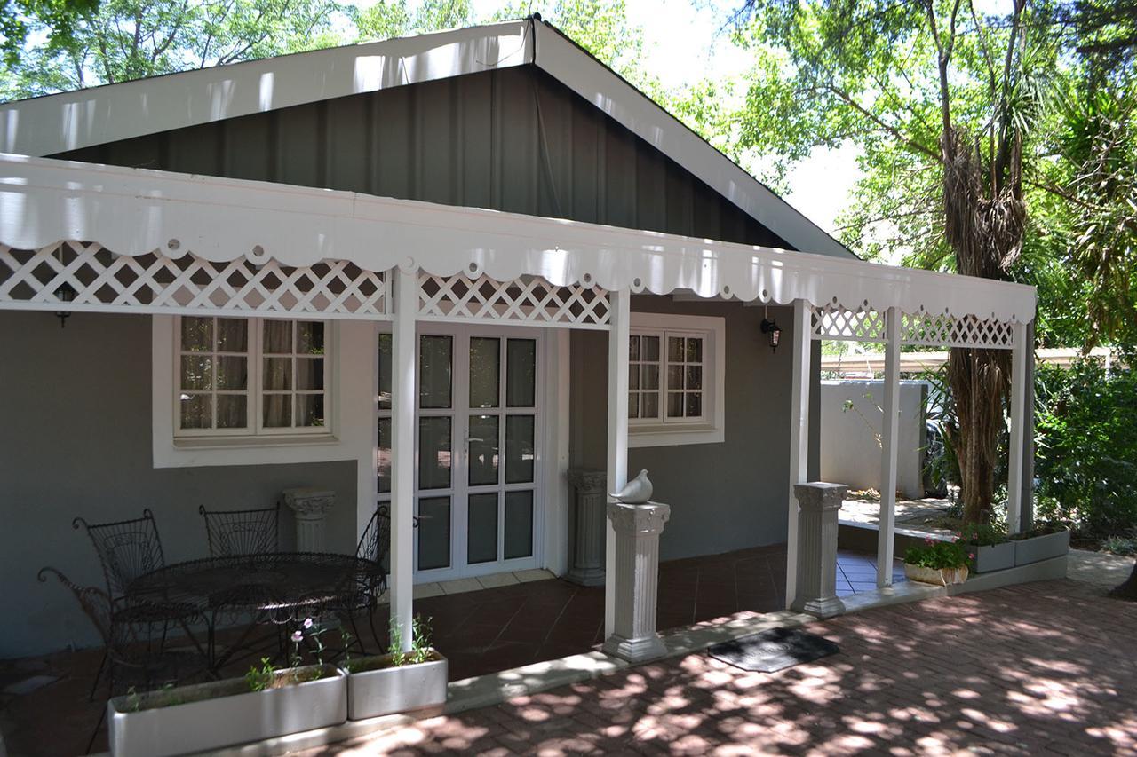 Hobbit Boutique Hotel Bloemfontein Bagian luar foto