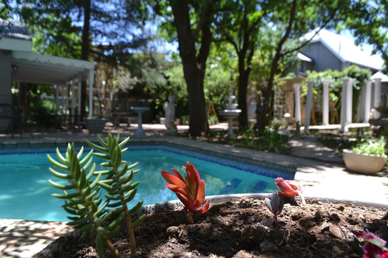 Hobbit Boutique Hotel Bloemfontein Bagian luar foto