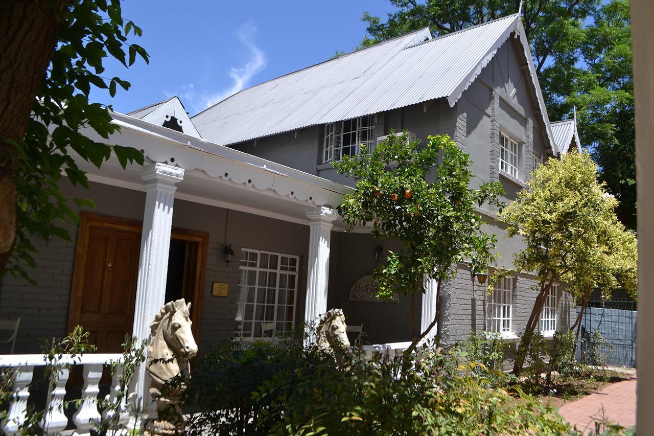 Hobbit Boutique Hotel Bloemfontein Bagian luar foto