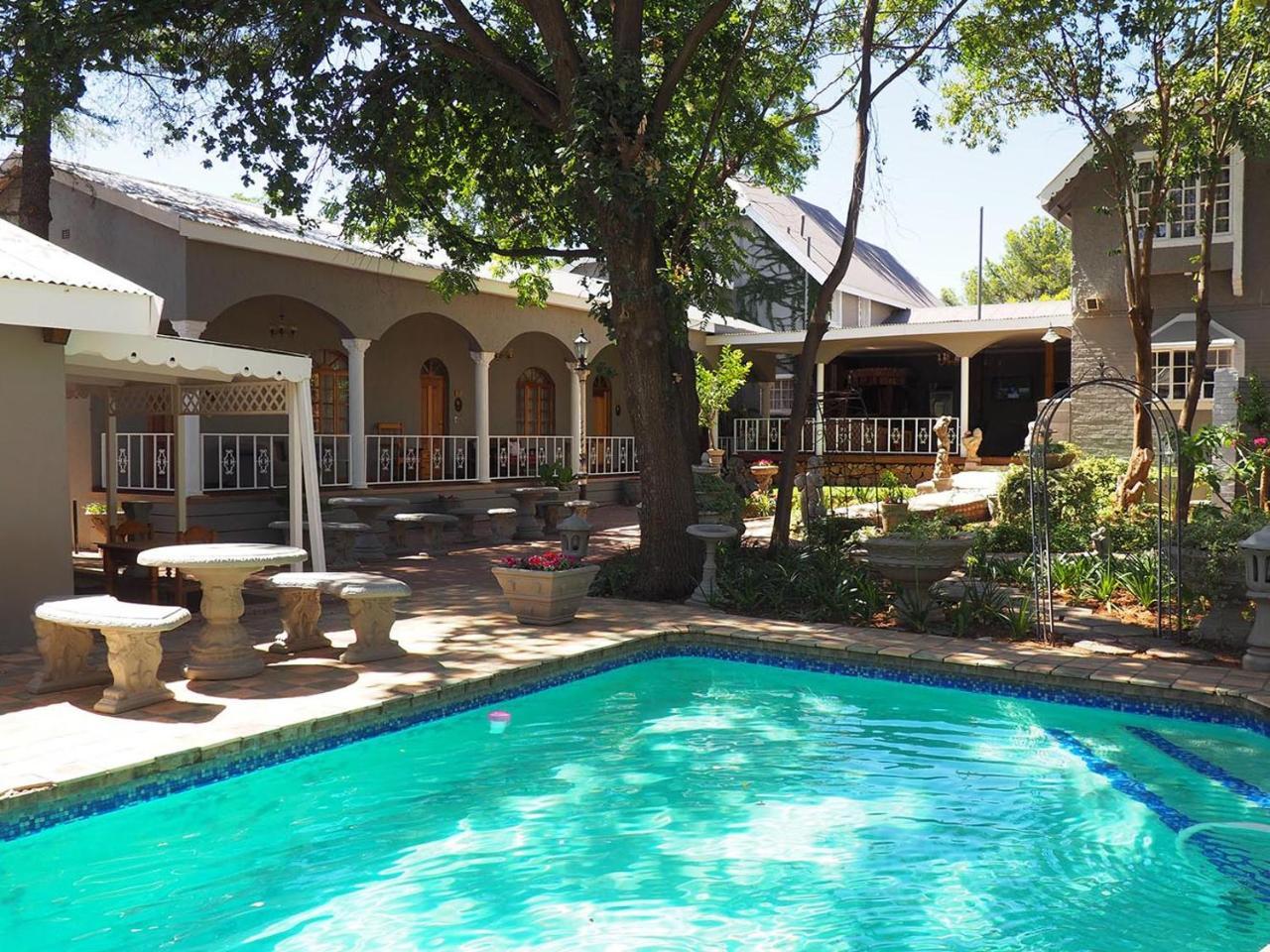 Hobbit Boutique Hotel Bloemfontein Bagian luar foto